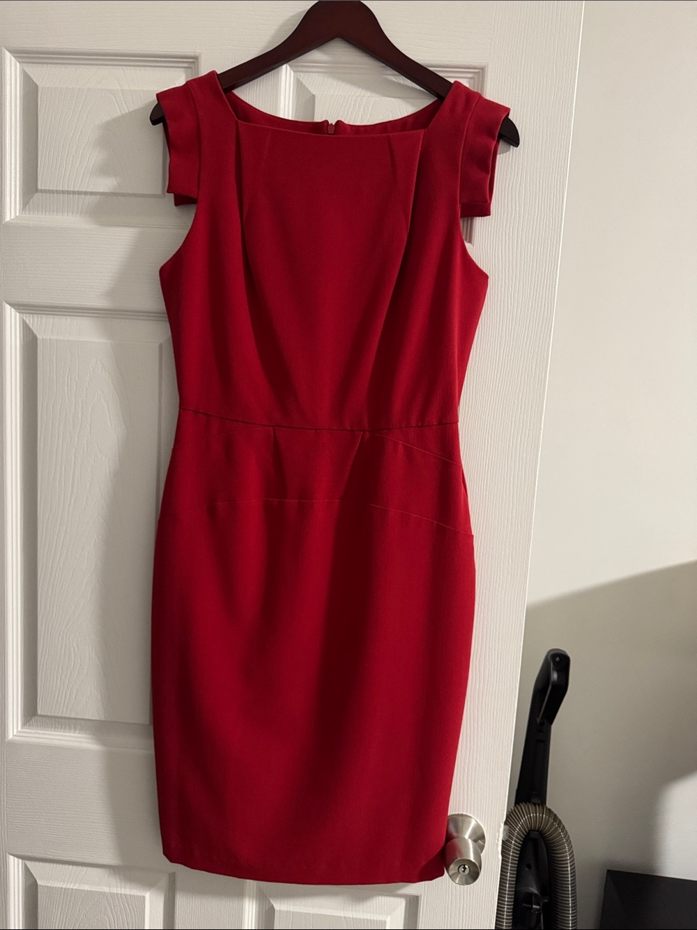 Classic Red Sheath Dress - Elegant Women's Cocktail Dress